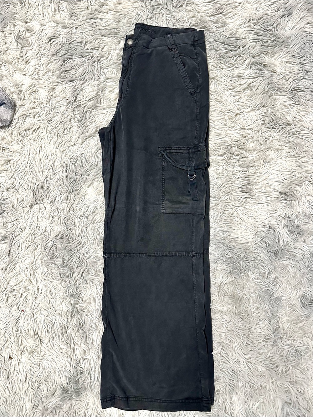 American Eagle Outfitters Women’s Black Wide Leg Cargo Pants